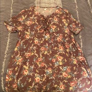 Maternity dress size small floral. Super cute